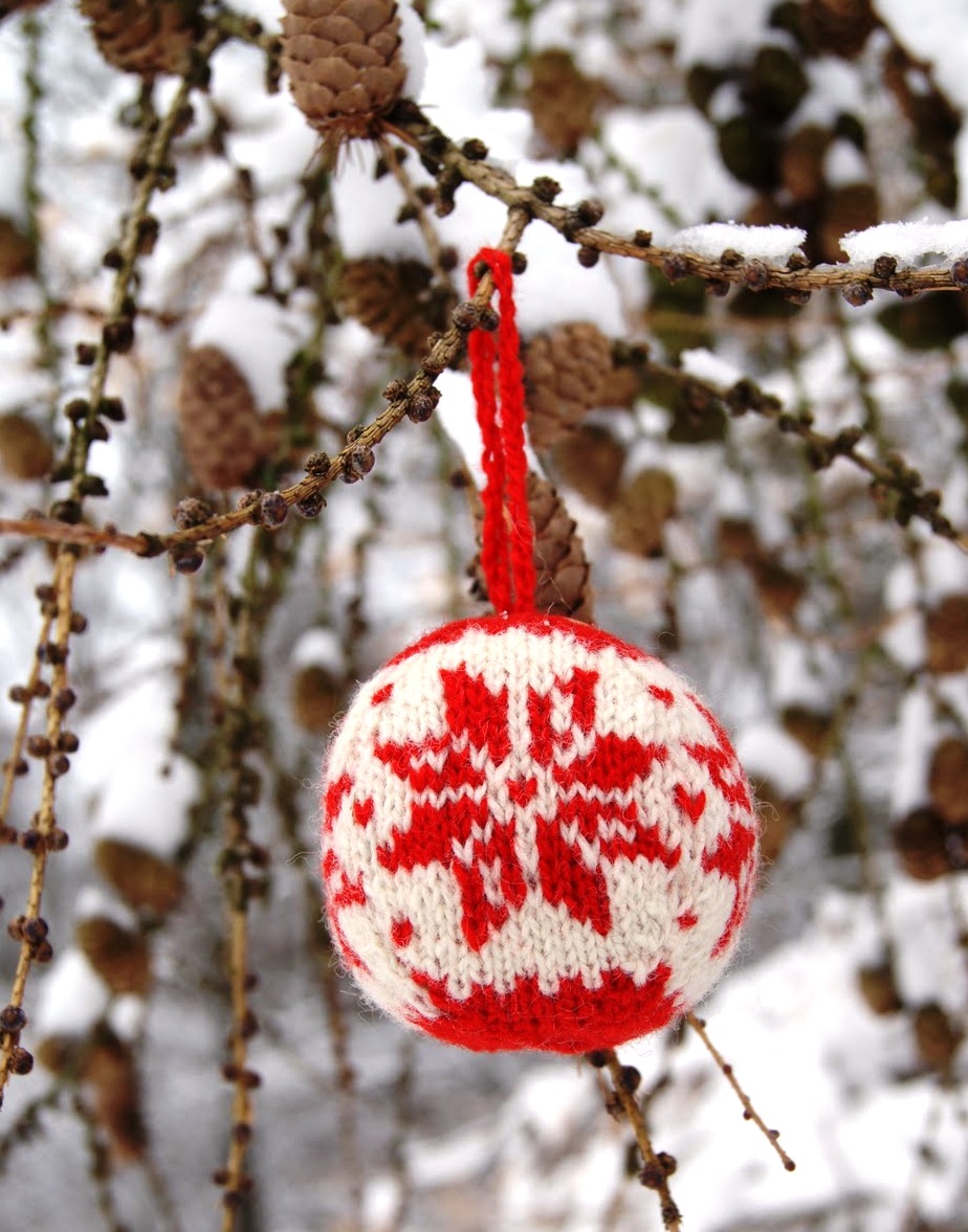 Mitt lilla face Sticka julgranskulor i år