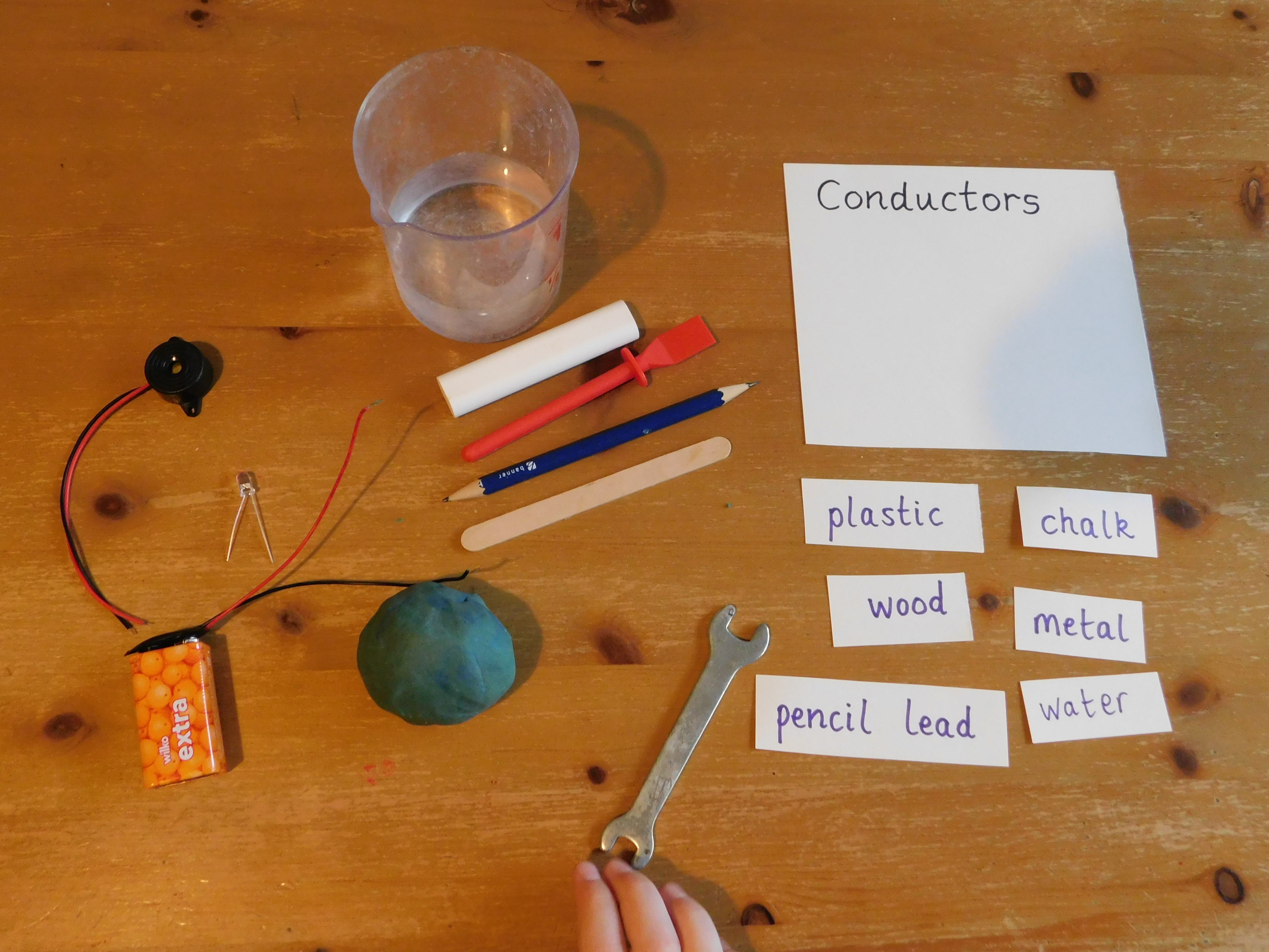 Does Superglue Conduct Electricity? The Definitive Answer - pydkl0p