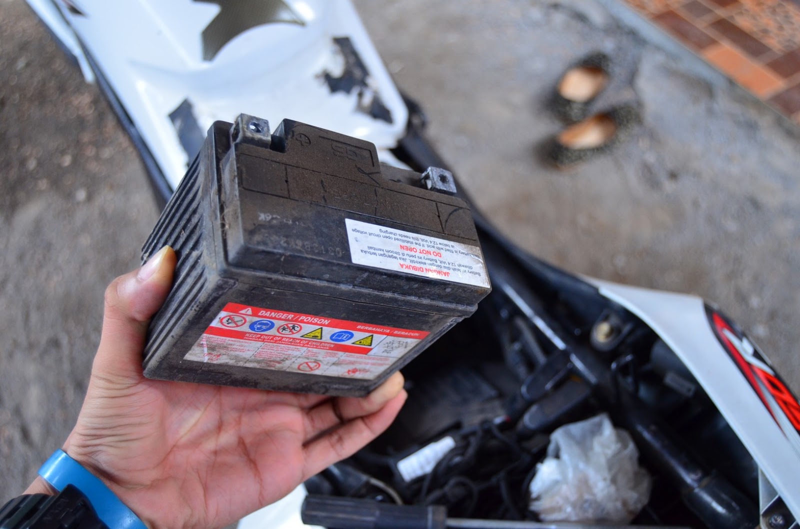 Langkah Mudah Agar Aki Motor Nggak Cepat Soak - hanivinside.NET