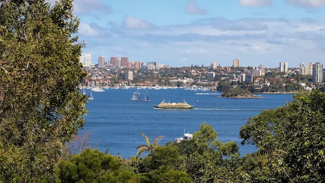 Taronga zoo images: Sydney harbour views