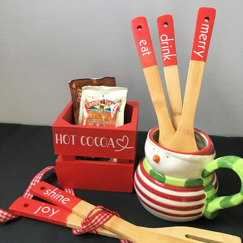 Cricut Wood Projects - How to Apply Heat Transfer Vinyl on Wood