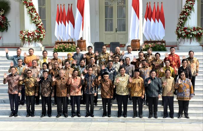 Isu Reshuffle Bikin Pembantu Jokowi Susah Tidur Isu Reshuffle Bikin Pembantu Jokowi Susah Tidur