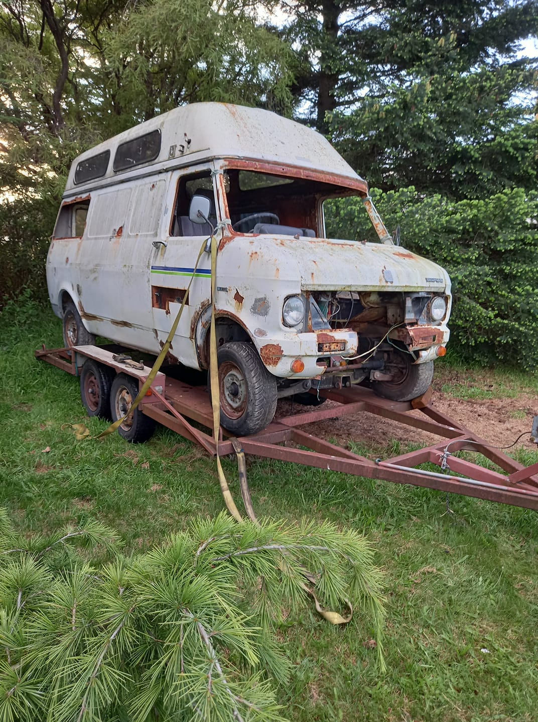 Bedford CF2 Van Junkyard Sunday's