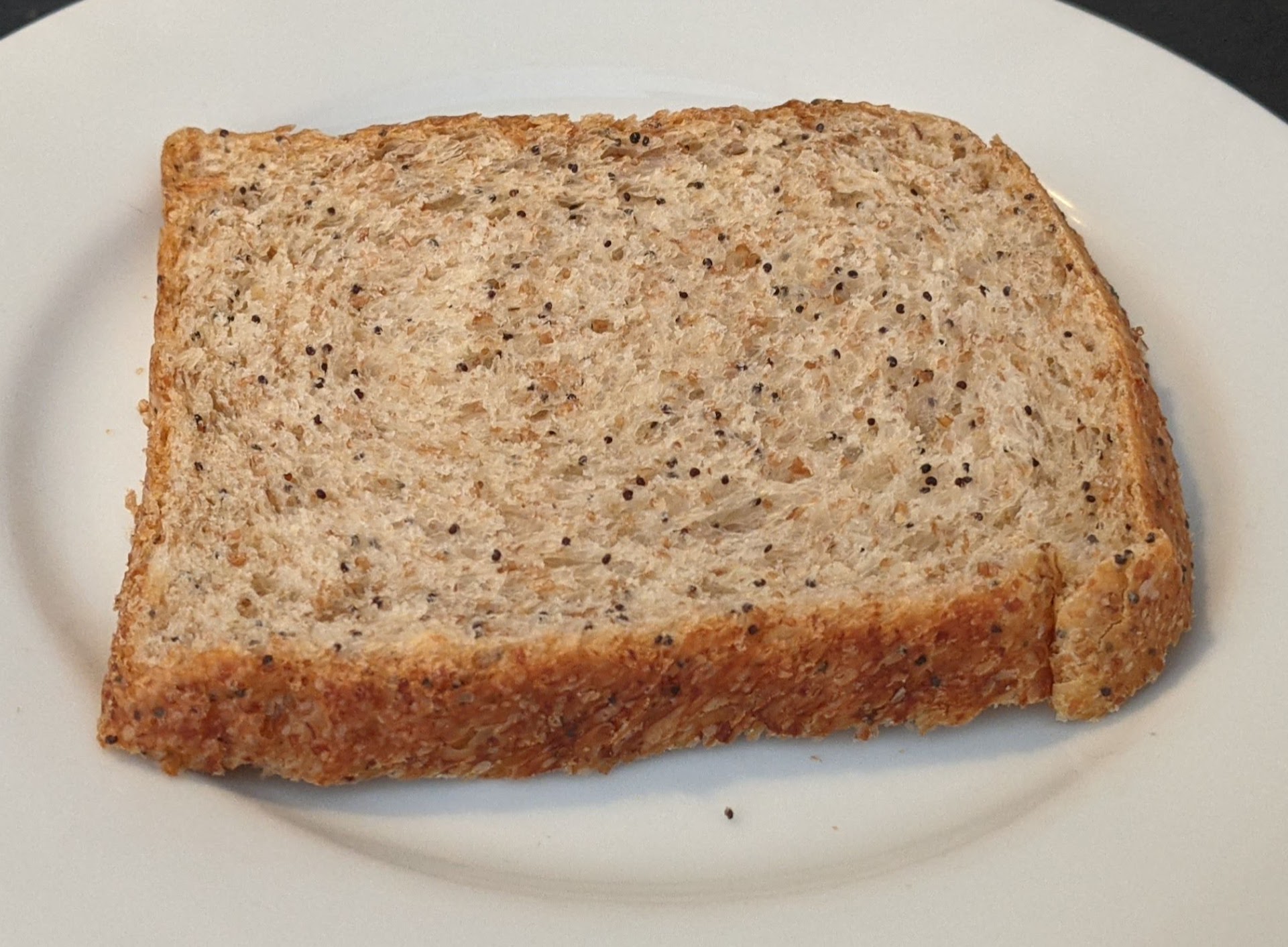 Pan de moldebrioche semiintegral con semillas de amapola en