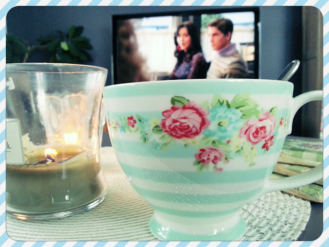 tea, teacup, livingroom, table, candles, tv, The Carrie Diaries