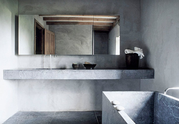 Baños de concreto pulido.