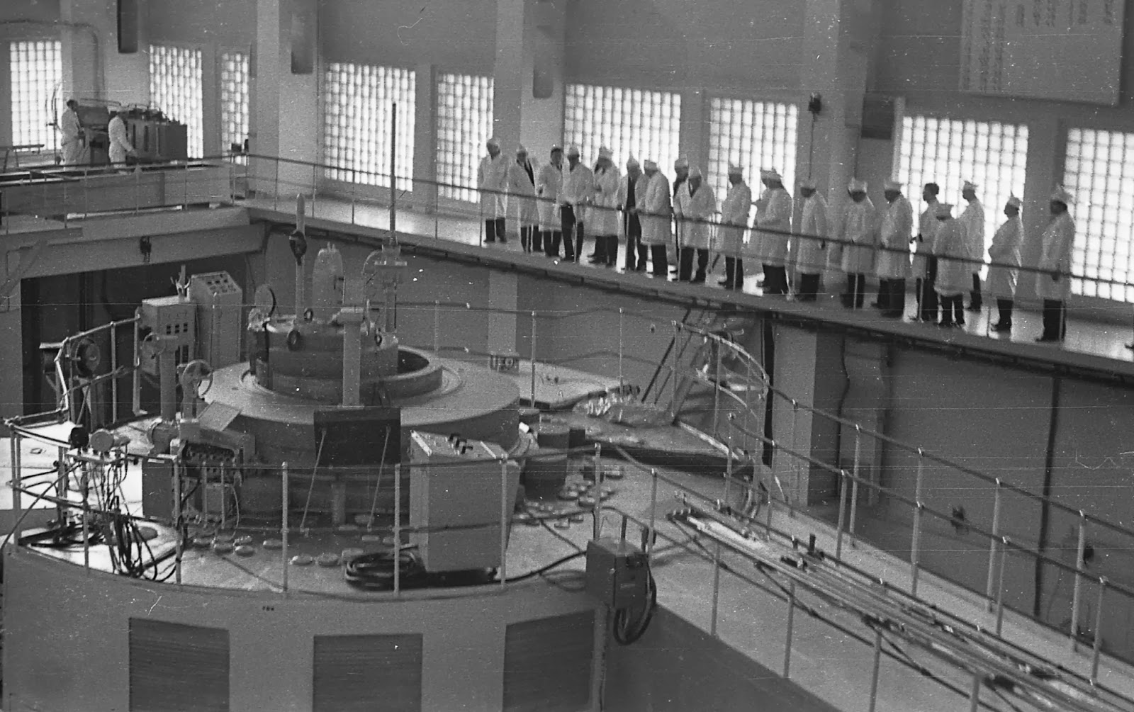Первый советский ядерный реактор. Ядерный реактор ф-1. Челябинск 40 реактор а1. Ядерный реактор Курчатова. Институт атомной энергии им Курчатова 1960.