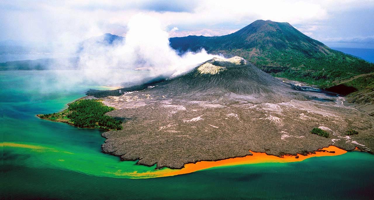 Active volcano in Papua New Guinea | Photo by: David Kirkland.	