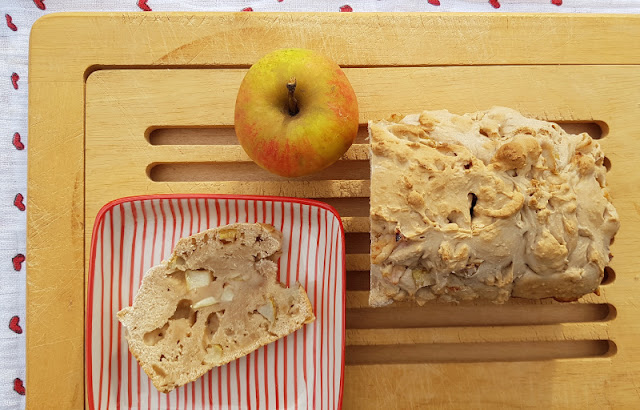 Rezept: Apfelbrot aus der Kastenform. Mit Kindern zusammen einfach und schnell backen!