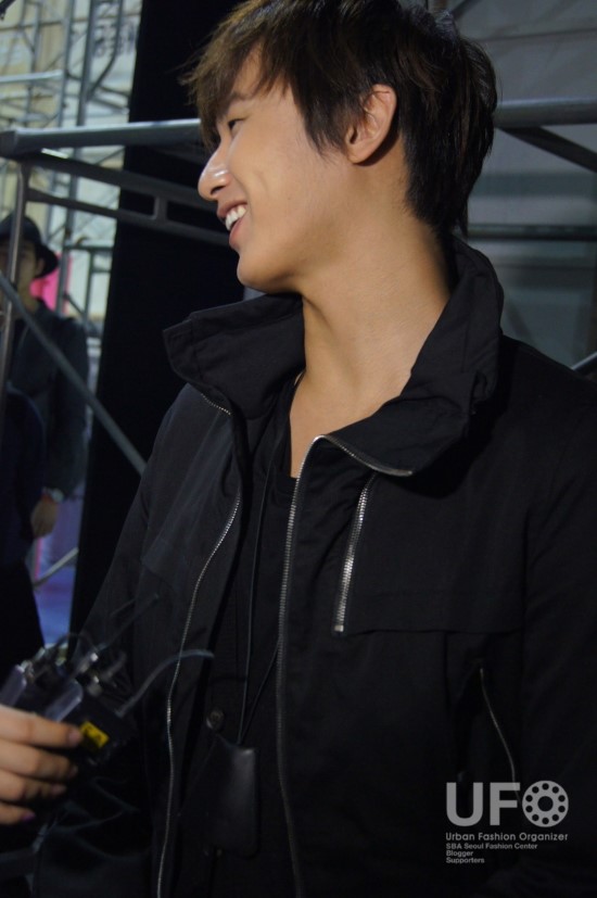 SS501*HyunSaeng: [111024]More Pix of Heo Young Saeng @ Seoul Fashion Week