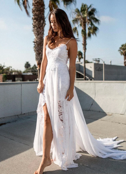 pretty beach wedding dress
