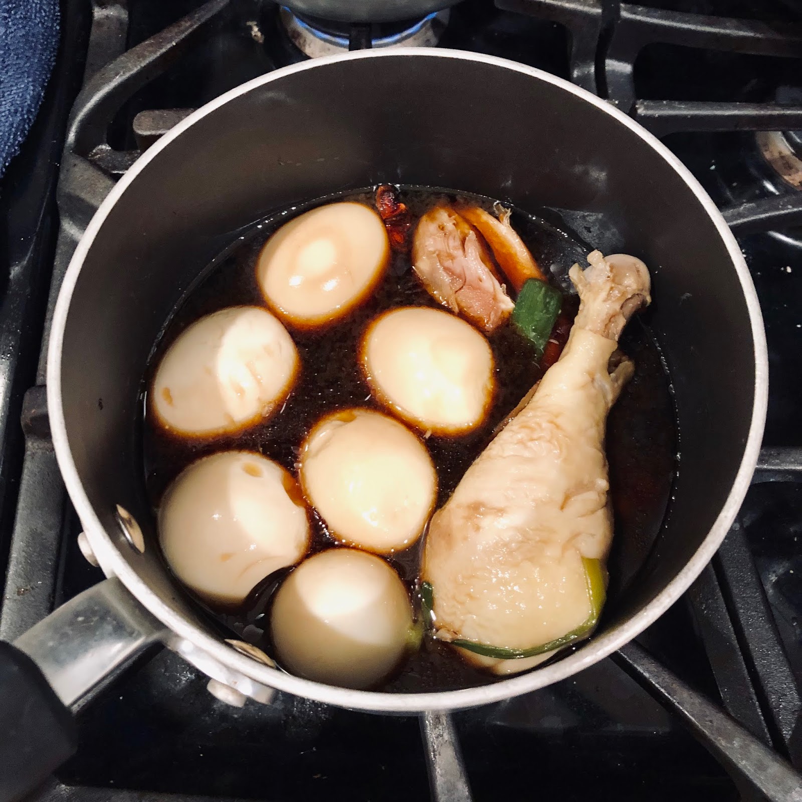 Taiwanese Soy Sauce Eggs (滷蛋）