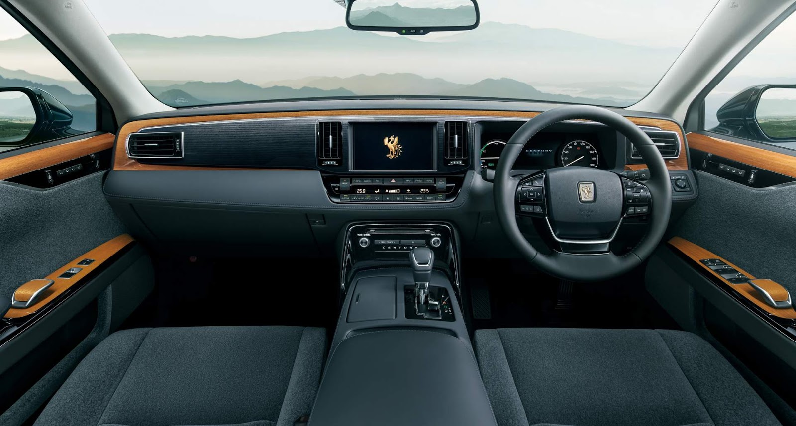 Toyota Century ganha nova geração depois de 21 anos