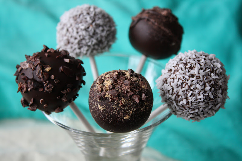 Raw Vegan Chocolate Cake Pops