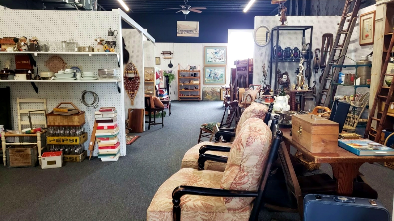 Kammy's Korner NOW OPEN! The Parma Antique Mall Upstairs!