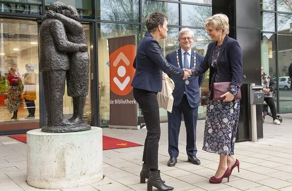 Princess Laurentien attended the opening of the 17th edition of the National Reading Breakfast Days at the Zoetermeer Forum. Missoni