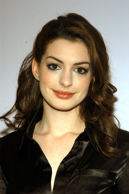 anne hathaway childhood