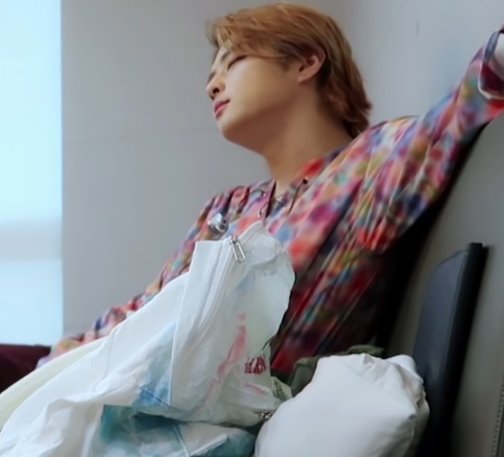 침투력 높은 멤버의 돌진을 막을 수 없는 동생멤ㅋㅋㅋㅋㅋ | 인스티즈