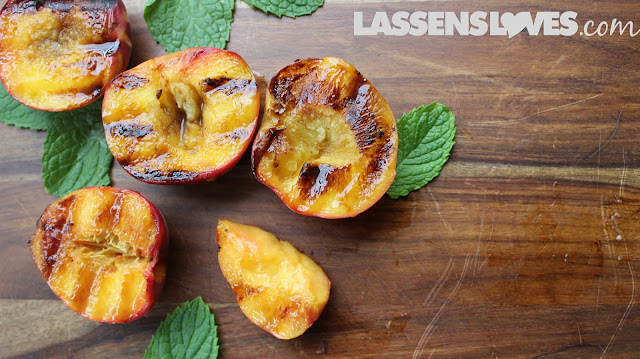 grilled+peaches, balsamic+peaches, peach+recipes, summer+recipes, BBQ+recipes, grilling+fruit