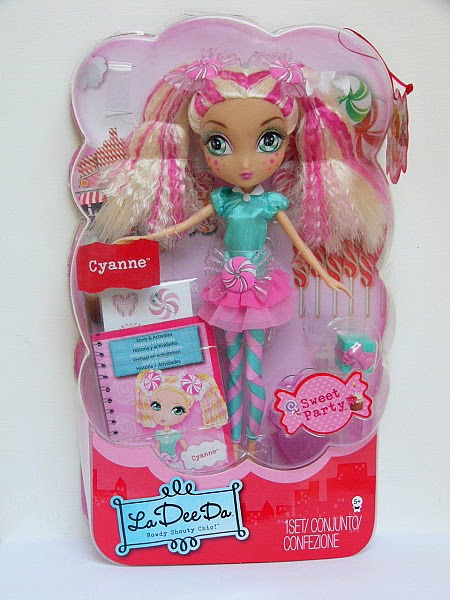 Barbie a jiné panenky: La Dee Da - Sweet Party - Cyanne as Peppermint Pose