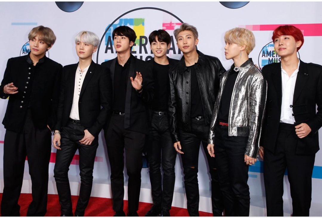 группа exo 2021. группа бтс участники. кпоперы. кпоперы. корейская субкультура k-pop.