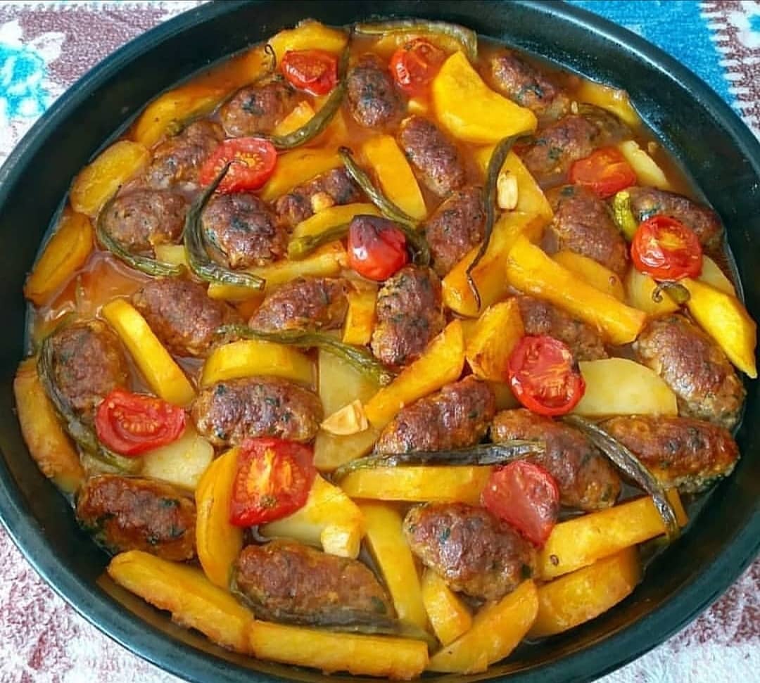 Fırında Köfte Patates Lezzetli Sunumlar