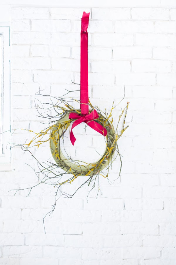 Coronas de Navidad con tela y ramas