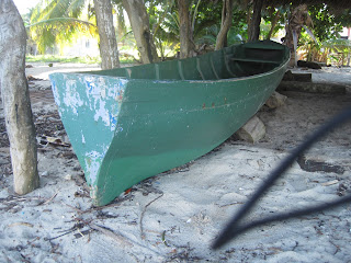 Belize dugout canoe design details