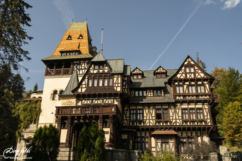 Escapada a Rumanía - Blogs de Rumania - El Castillo de Pelés en Sinaia (9)