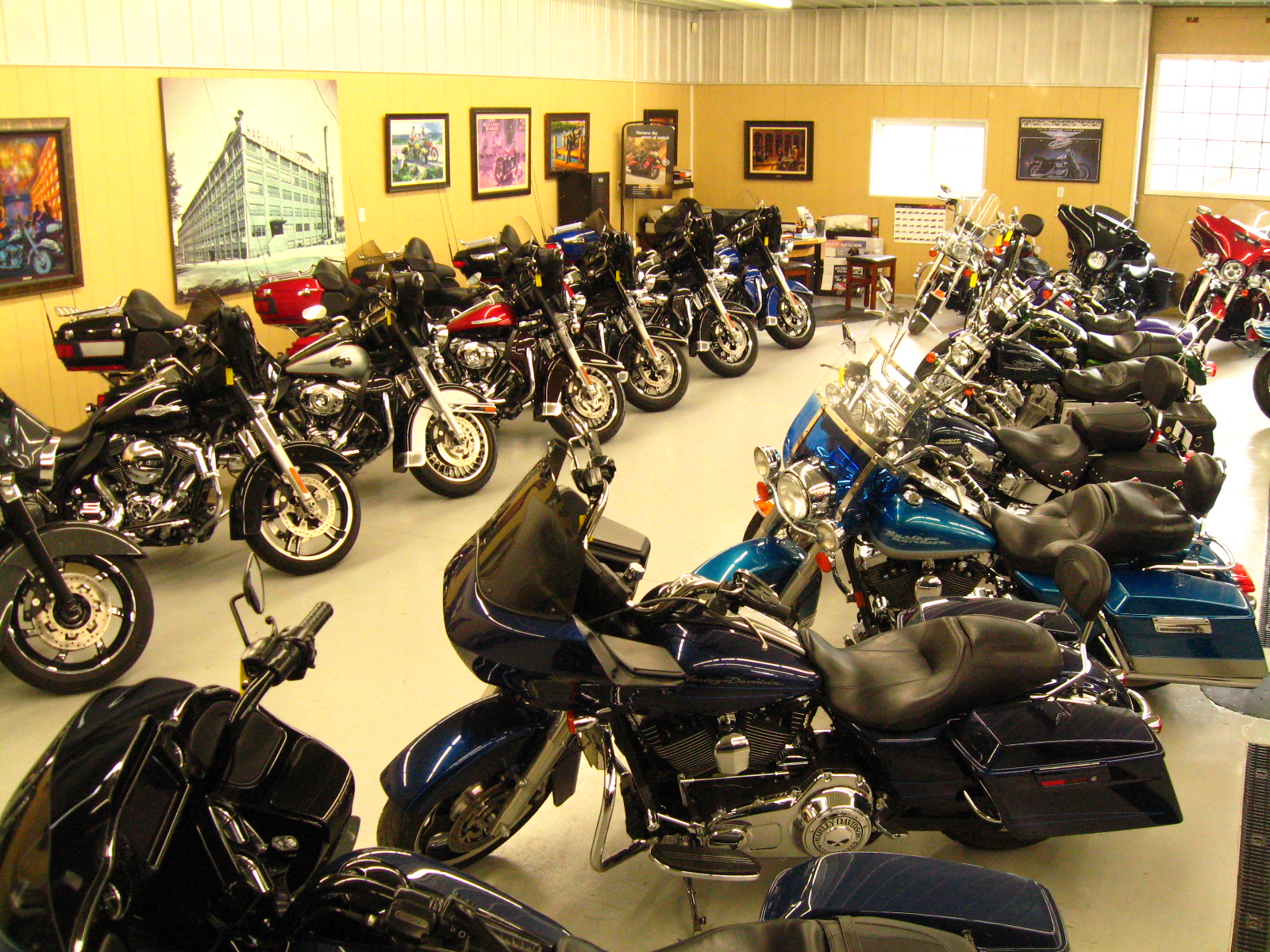 Noot Cedar River HarleyDavidson Shop