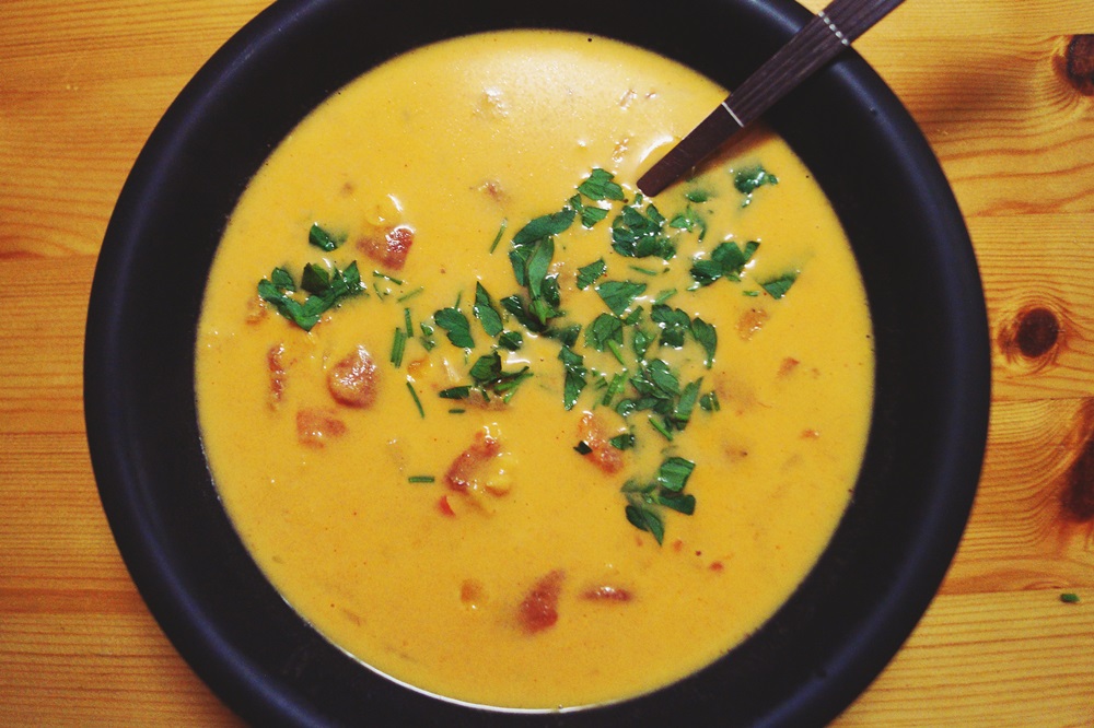 Rote-Linsen-Suppe mit Kokosmilch