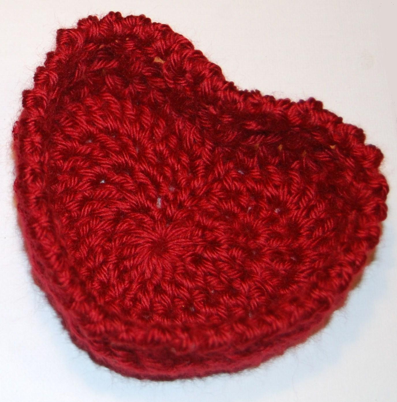 Hugs and Kisses Heart Basket Crochet Pattern | Petals to Picots