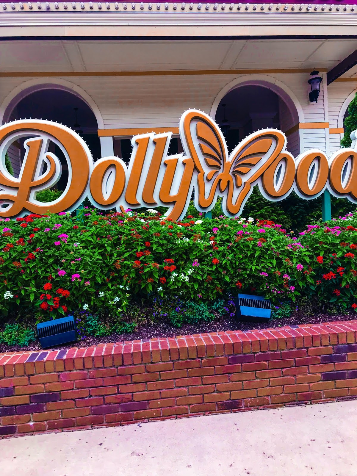 The Roaming PJ's Workamping at Dollywood