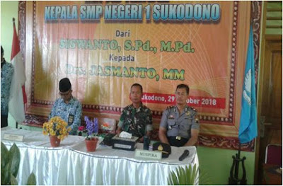 LEPAS KENAL KEPALA SMP N 1 SUKODONO