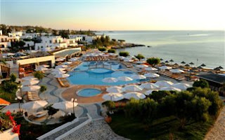 Νέο ρεκόρ 17,5 εκατ. τουριστών στην Ελλάδα
