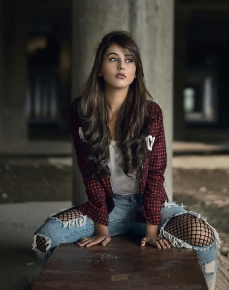 How to add more writing on instagram bio