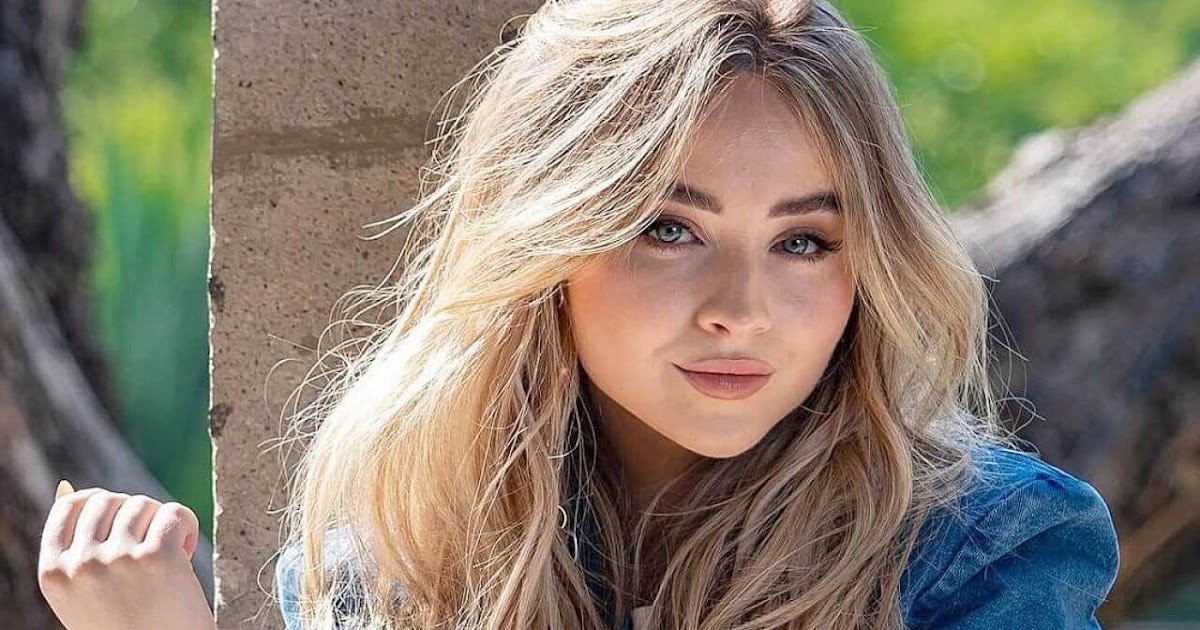 Sabrina Carpenter Wiki Age Height Weight Boyfriend Family
