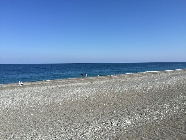 石拾い　海　富山県境海岸