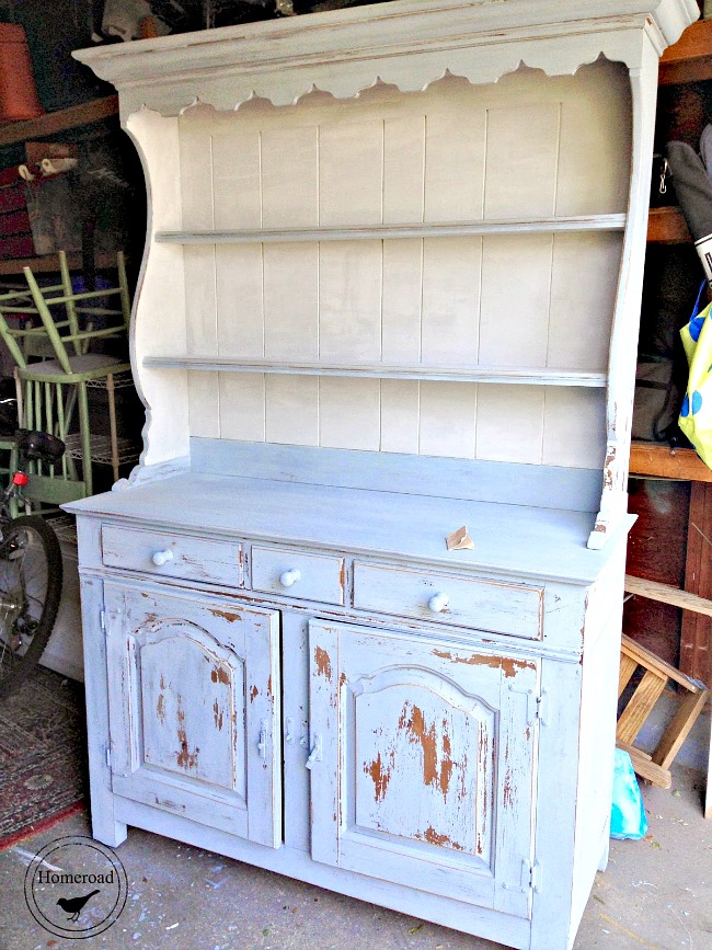 How to Paint a Hutch With Milk Paint