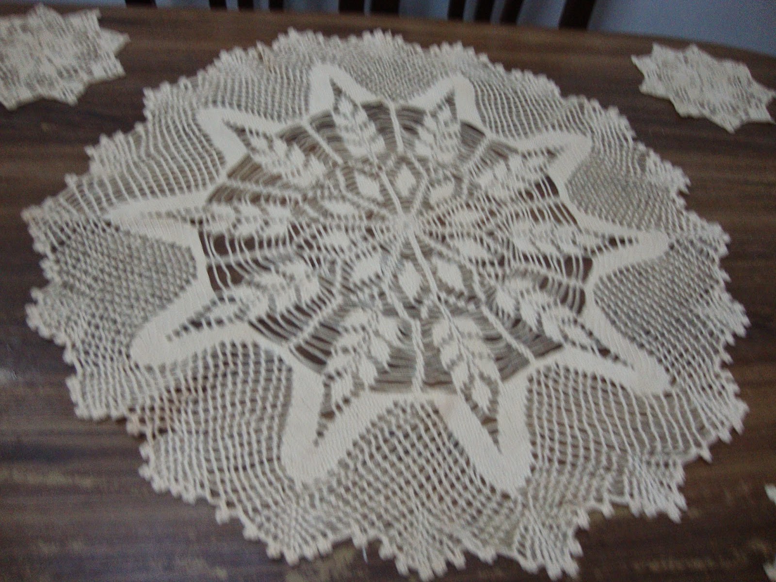 knitting-crochet-and-embroidery-crochet-lunchen-set-of-seven-doilies