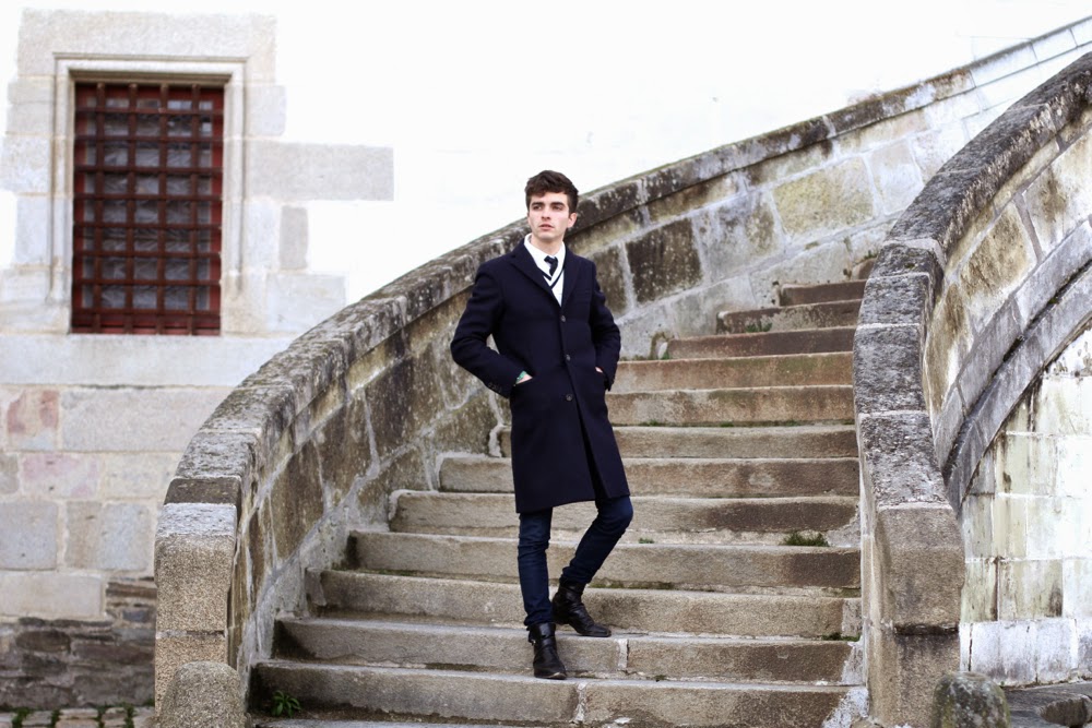 Blog mode homme style château ducs bretagne nantes acnes studios manteau pull col châle, boots à boucles mensfashion Paris