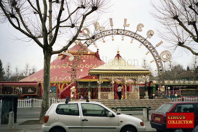 Façade , chapiteau et entrée du cirque