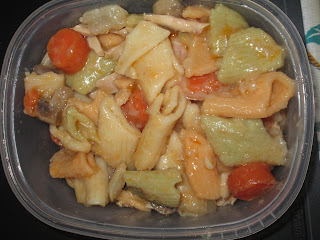 MASSA COM COGUMELOS E TOMATES CEREJA NA WOK