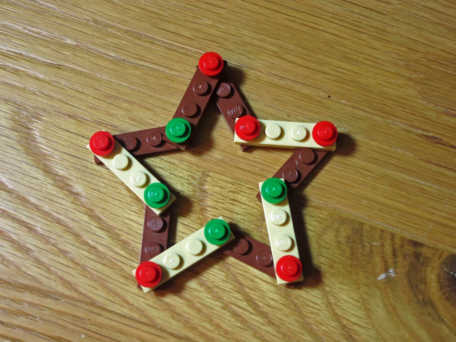 L'atelier de Kalua: Déco Noel avec les enfants : une déco lego L'atelier de Kalua: Déco Noel avec les enfants : une déco lego