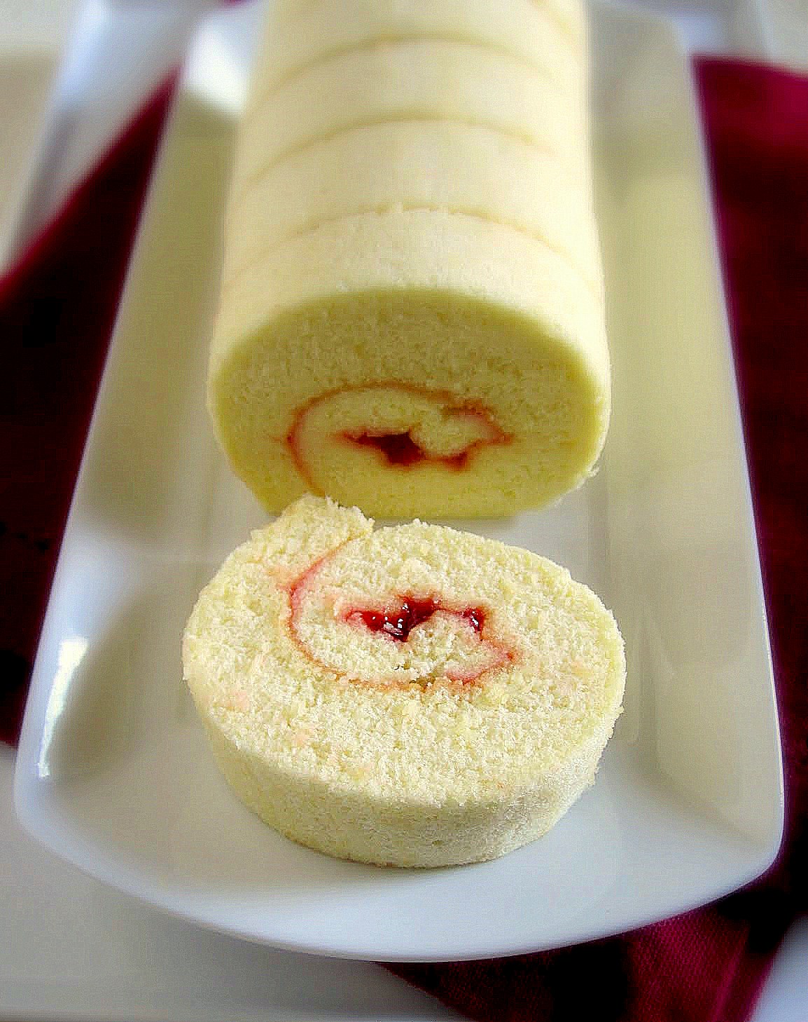 1 BAKERY Strawberry Jam Swiss roll