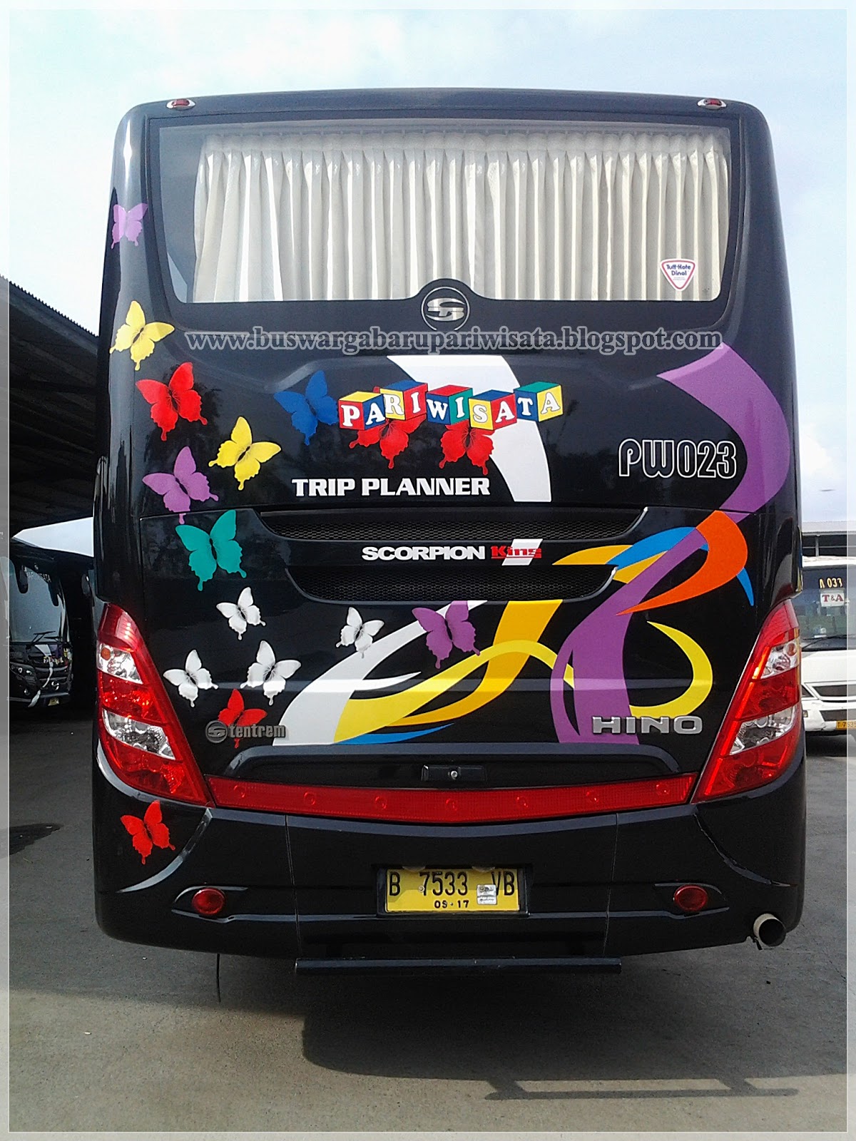 Pariwisata Karawang: Menggali Potensi Lewat Armada Bus yang Handal