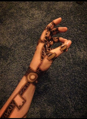Steampunk special fx makeup robot arm for cyberpunk costumes and cosplays. easy to use cosmetics or body paint.