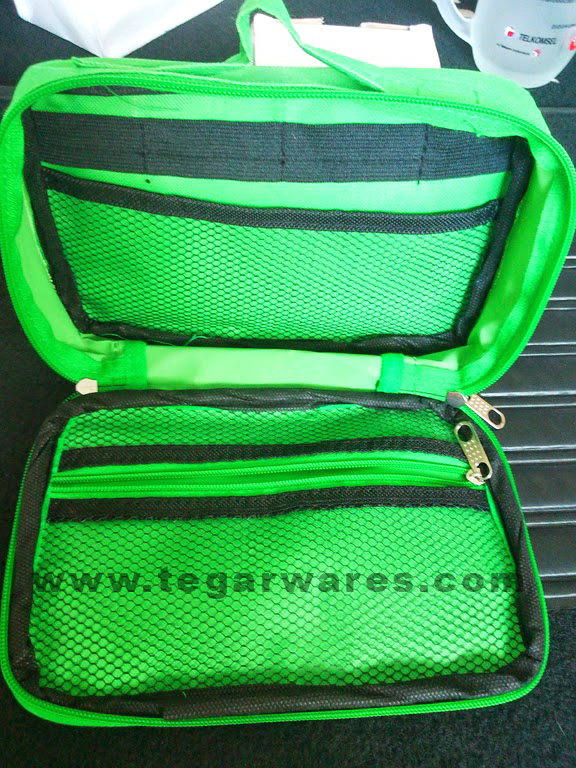 10 Lebih Contoh Pouch Tas Dengan Branding Logo Untuk Hadiah Promosi dan