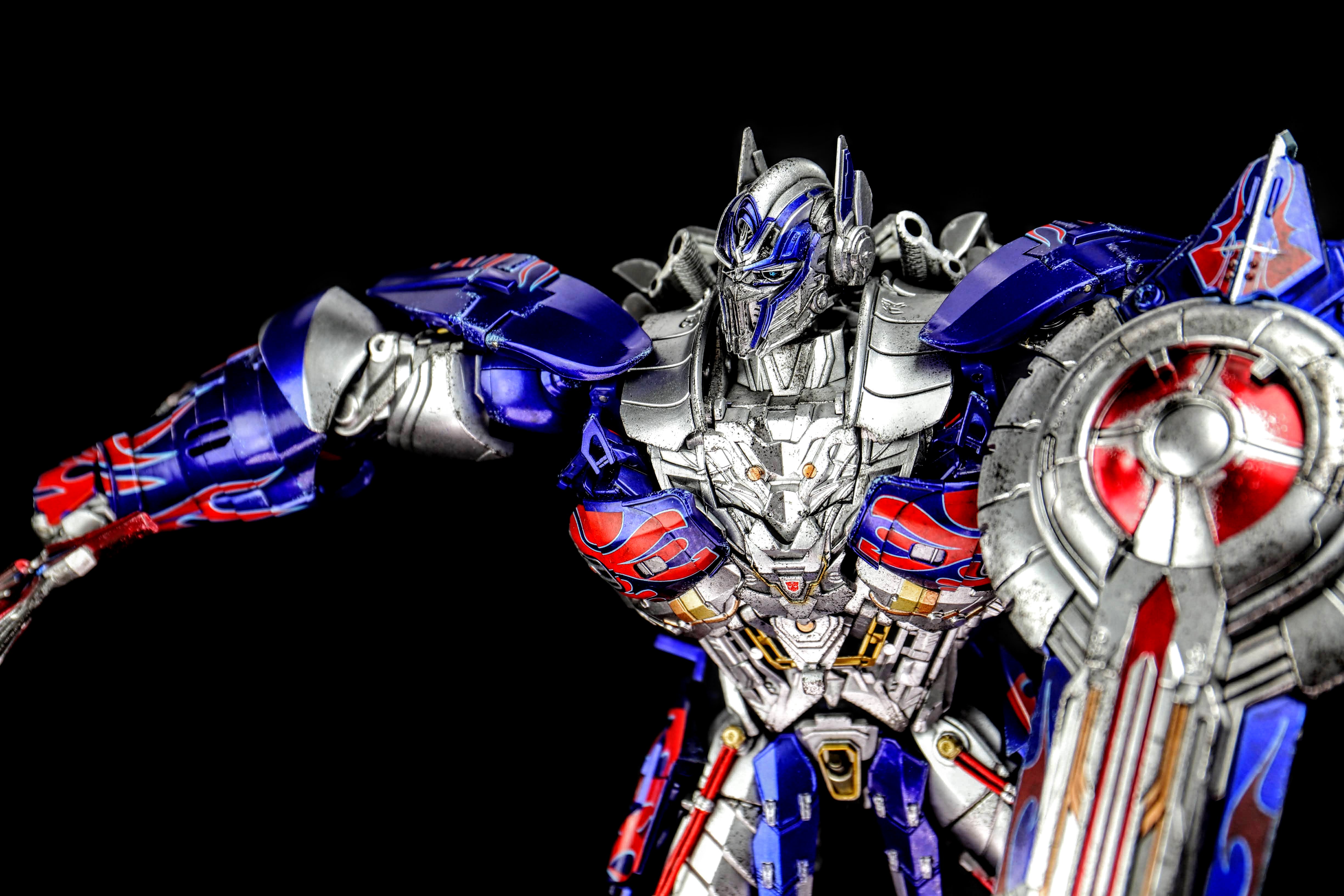 TW-F01 DELUXE EDITION(オプティマス 非正規) TF非正規玩具レビュー】ToyWorld TW-F01 OP（騎士オプ）, aka