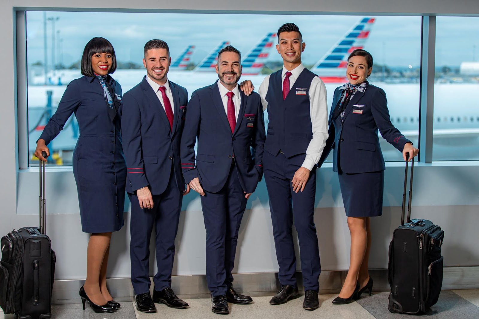 AMERICAN AIRLINES ESTRENA UNIFORMES NUEVOS PARA MÁS DE 50,000 MIEMBROS